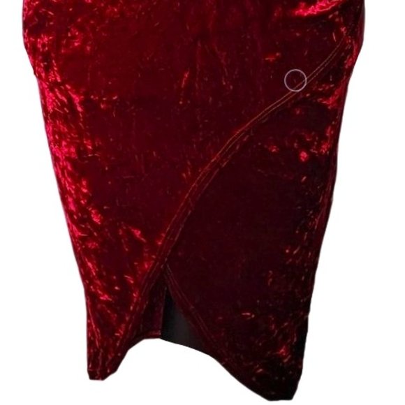 NWT Fashion Nova Burgundy Crushed Velvet Dress- Size M - Picture 3 of 8